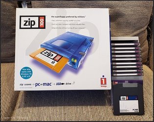 Iomega USB Zip Drive.jpg